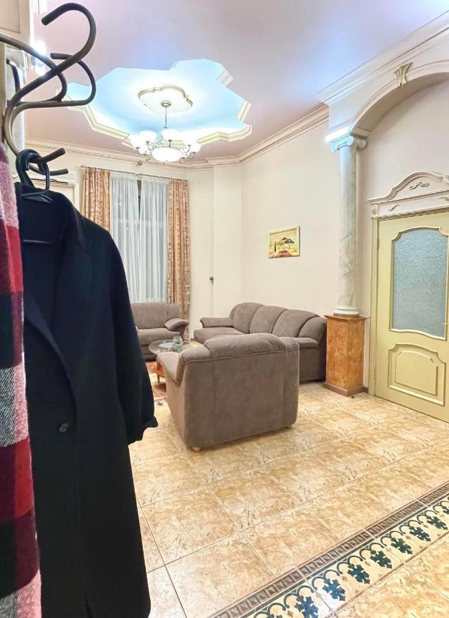 キエフGreat One Bed Right Near Opera Houseアパートメント エクステリア 写真
