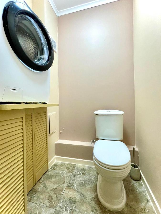 キエフGreat One Bed Right Near Opera Houseアパートメント エクステリア 写真