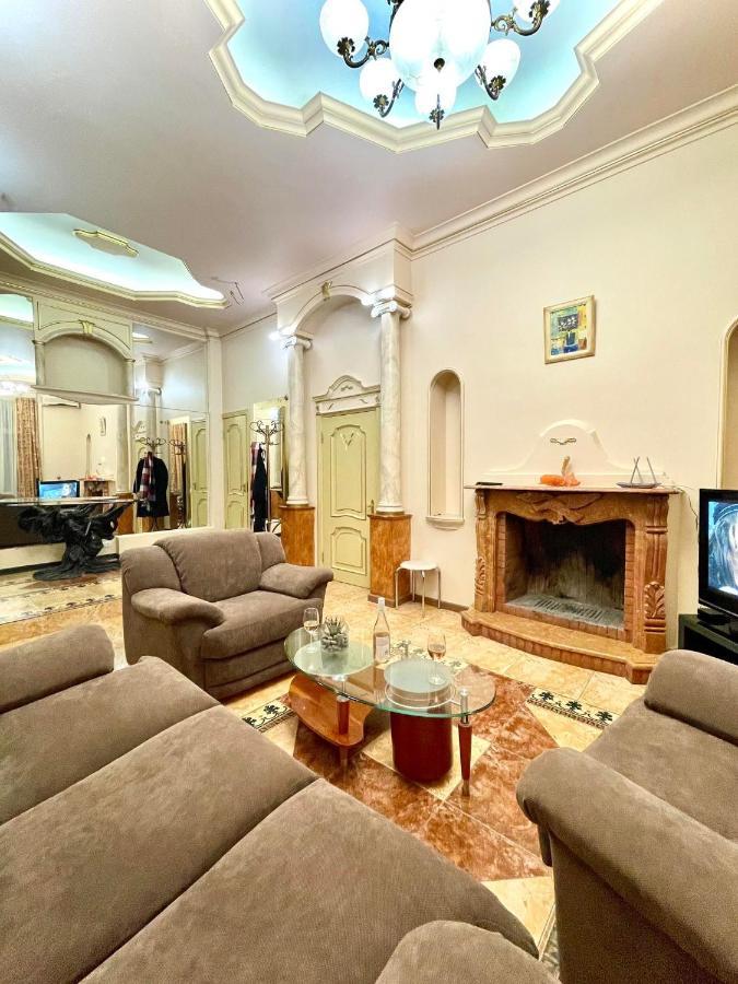 キエフGreat One Bed Right Near Opera Houseアパートメント エクステリア 写真